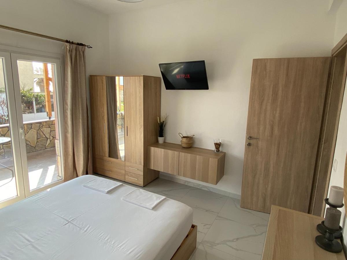 sofia guesthouse Nea Skioni Eksteriør billede